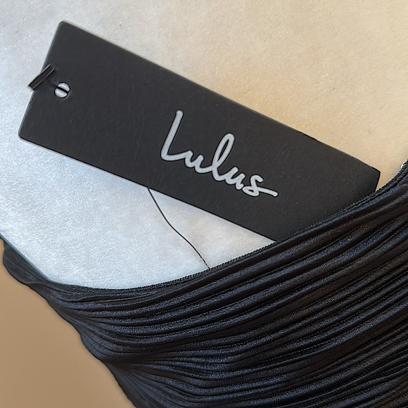 NWT Lulu's Black Pleated Strapless Cutout Romper / Playsuit - Picture 10 of 10